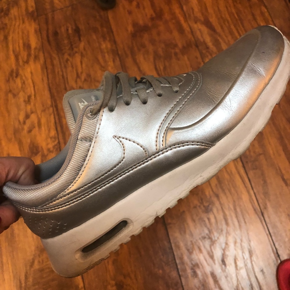 Silver Air Max almost new, really cute, must have